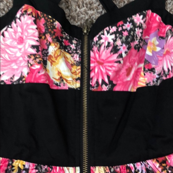 Dress - Picture 5 of 7